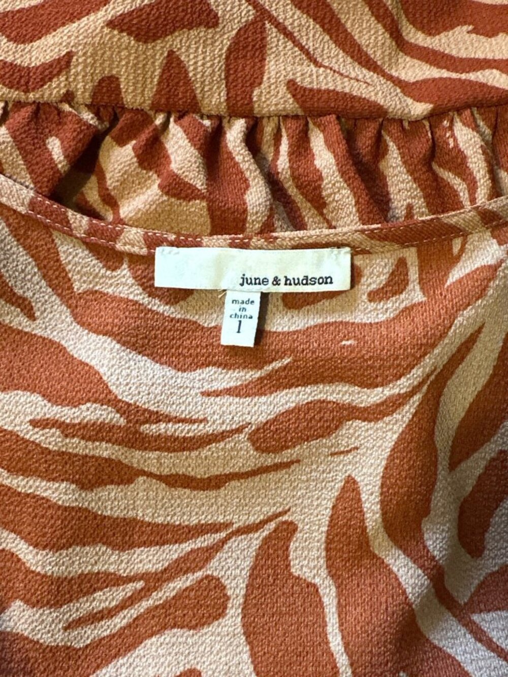June & Hudson Womens Zebra Print Wrap Top With Belt Short Sleeve V-Neck Size 1 - Picture 4 of 4